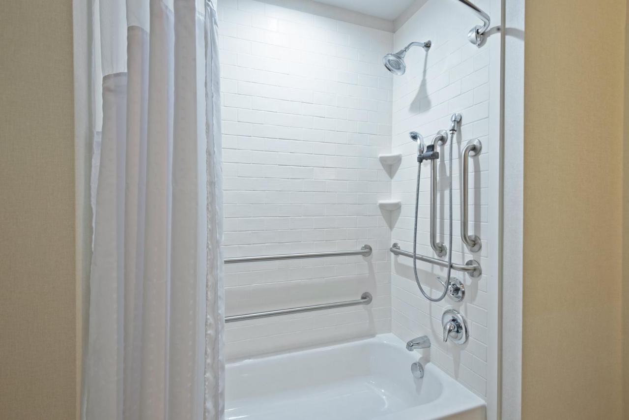 Holiday Inn Express & Suites New Cumberland By Ihg Dış mekan fotoğraf